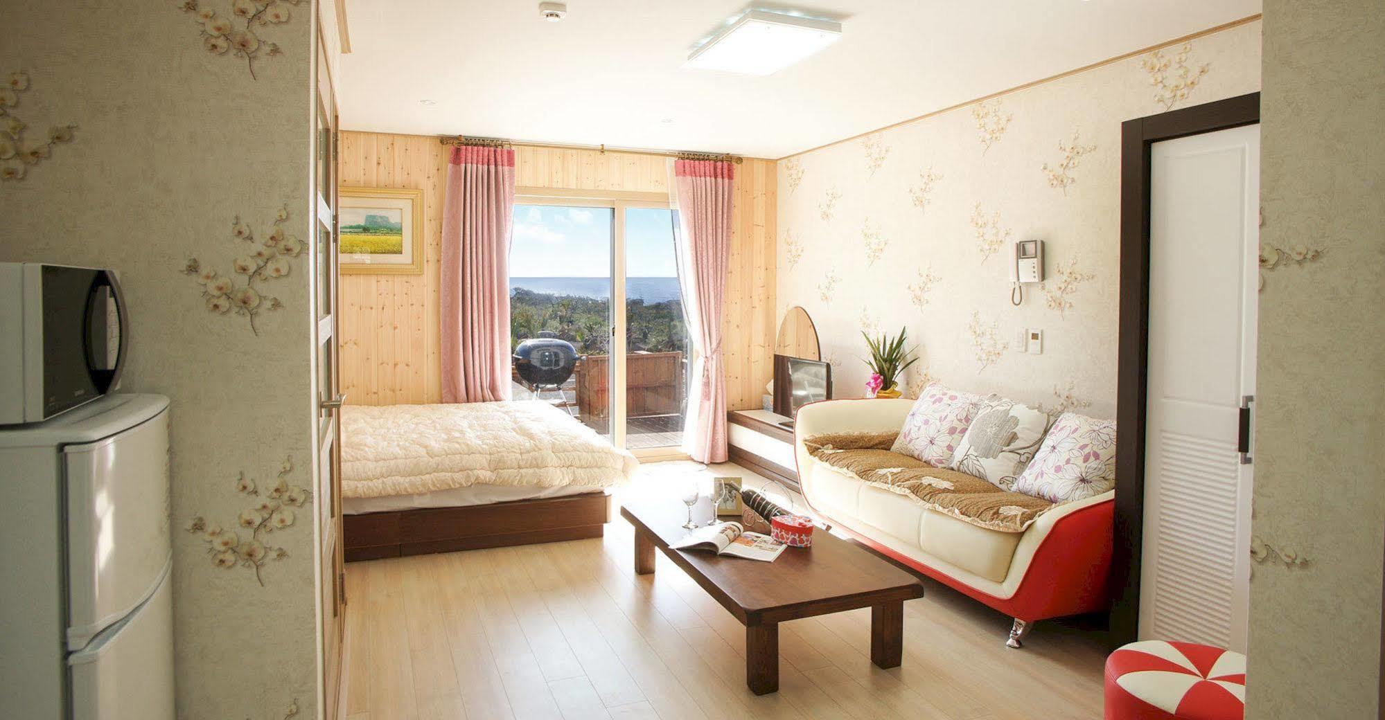 Lapaloma Pension Jeju Ngoại thất bức ảnh