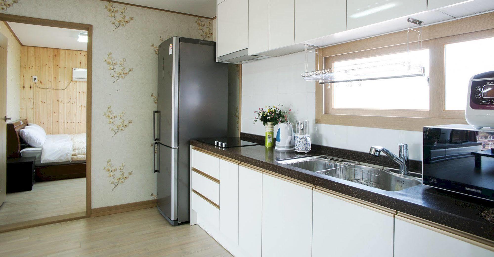 Lapaloma Pension Jeju Ngoại thất bức ảnh